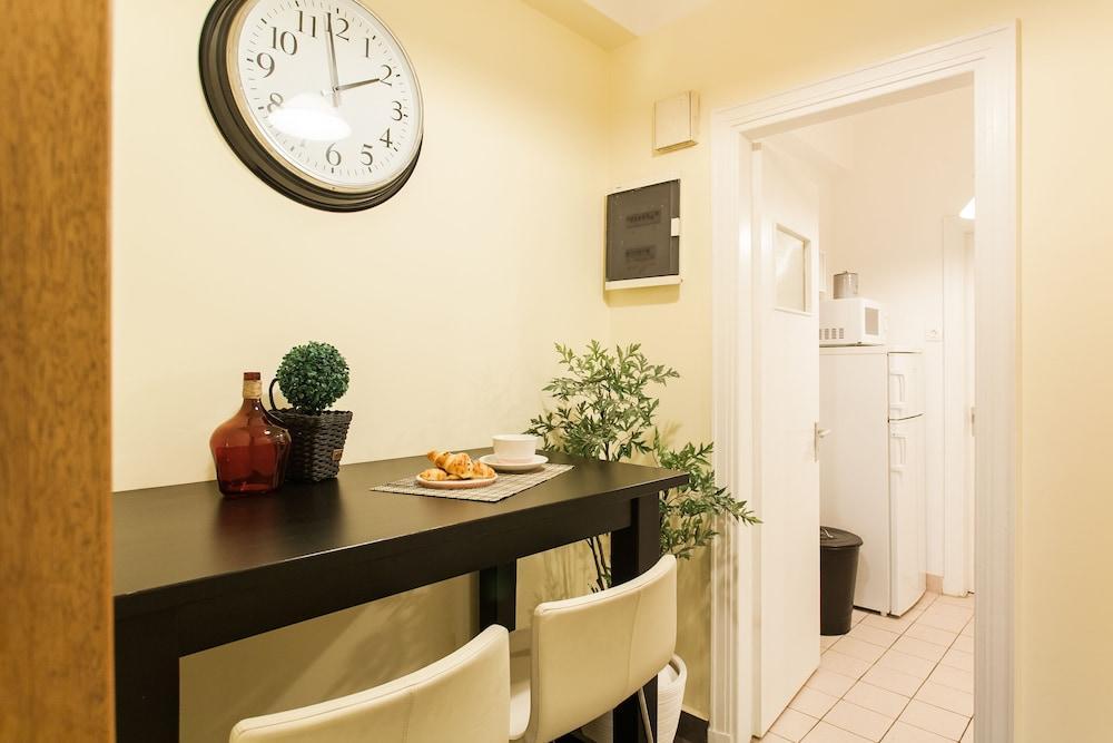 Athenian Home By Livin Urbban ภายนอก รูปภาพ