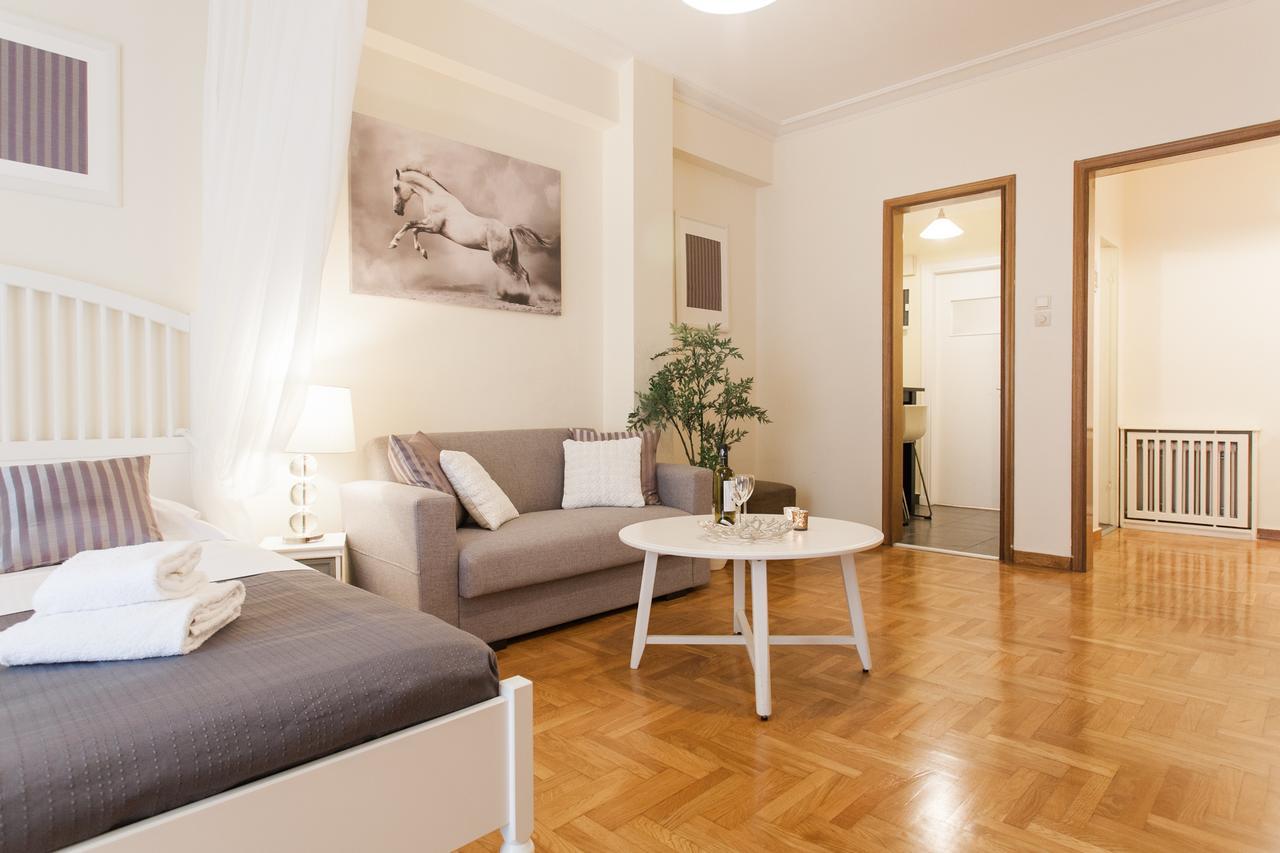 Athenian Home By Livin Urbban ภายนอก รูปภาพ