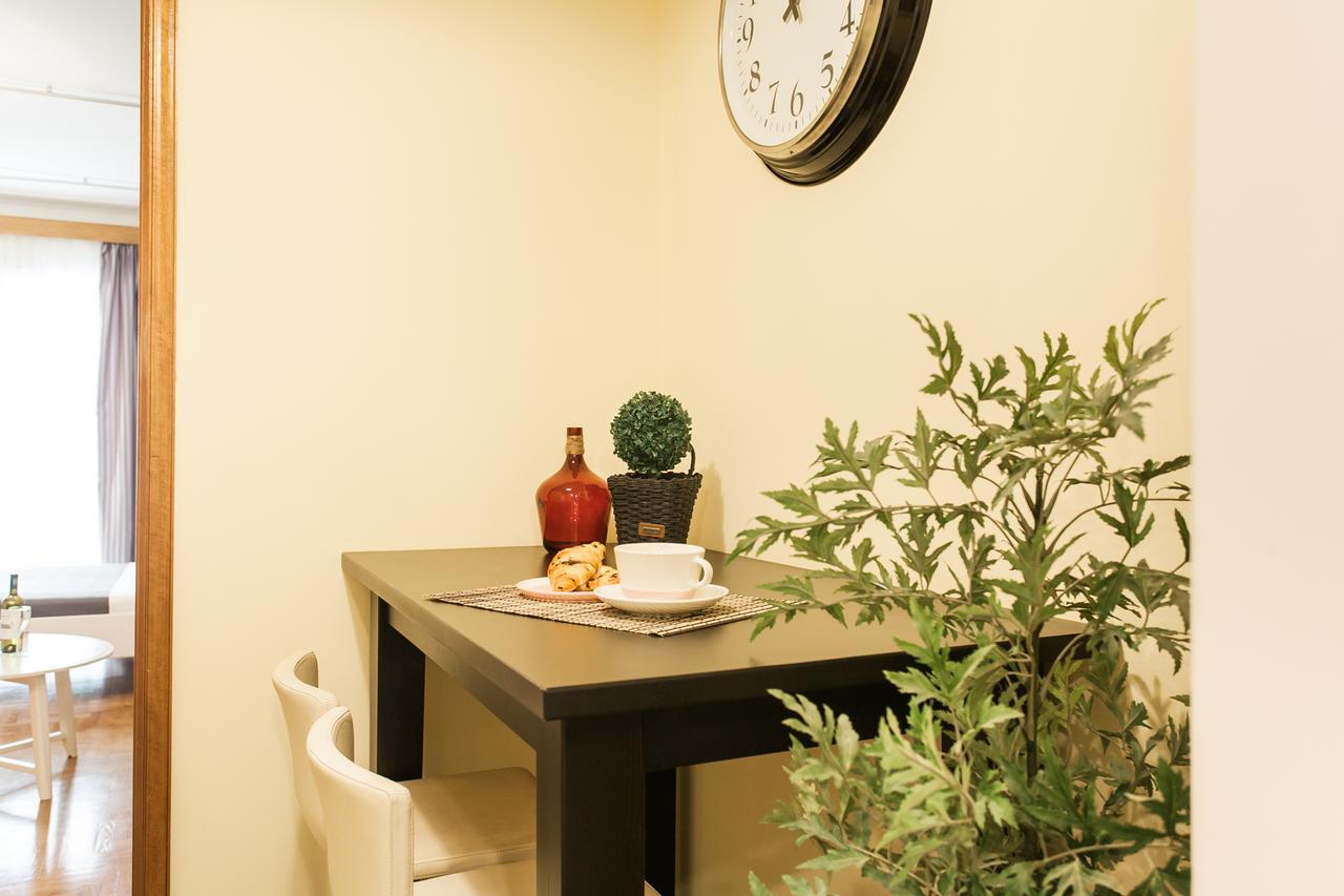 Athenian Home By Livin Urbban ภายนอก รูปภาพ